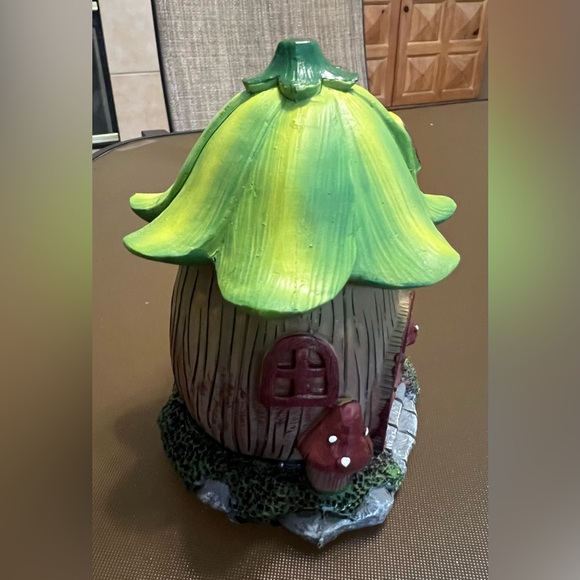 Spring Mini Garden House - Picture 4 of 4